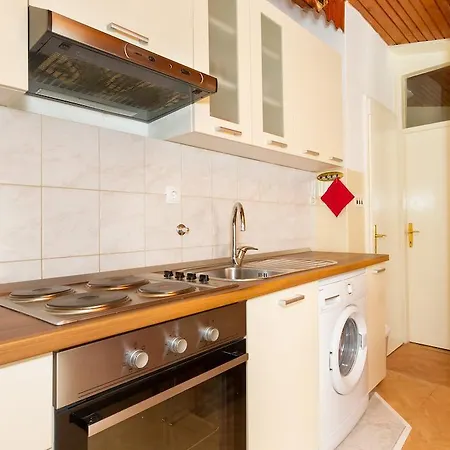 Traditional Style Apartment